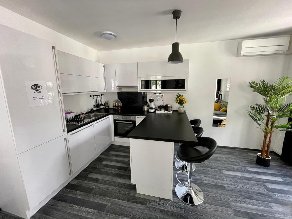 Apartment Tina โบเว็ก ภายนอก รูปภาพ